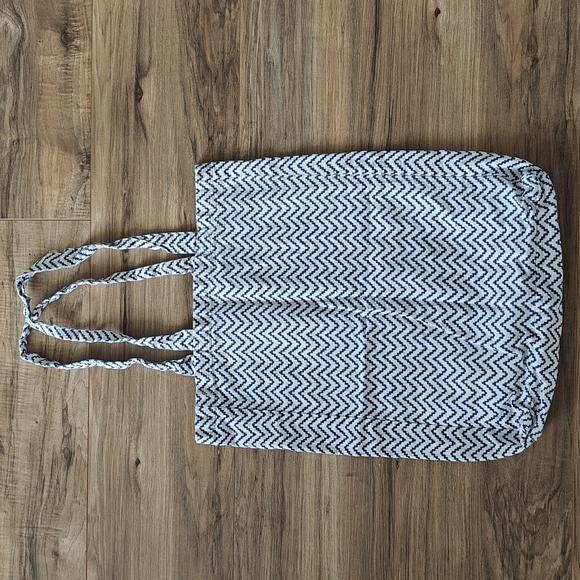 EUC Antik Batik tote bag - Picture 3 of 3